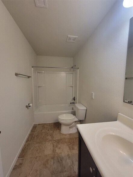 Building Photo - 20135 Linden Spruce Ln