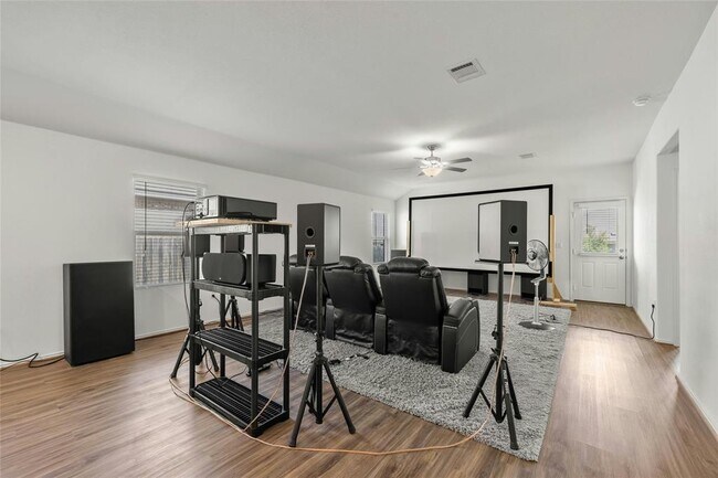 Building Photo - 11813 Roscommon Trl