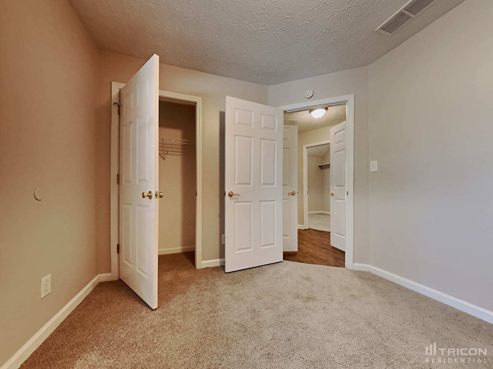 Building Photo - 408 Crested View Dr