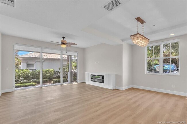 Building Photo - 3651 NE Pineapple Ave