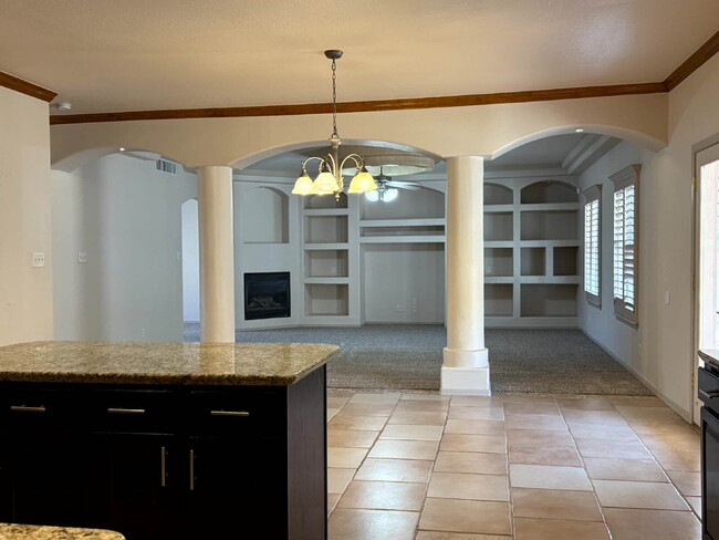 Building Photo - 317 Zenith Dr