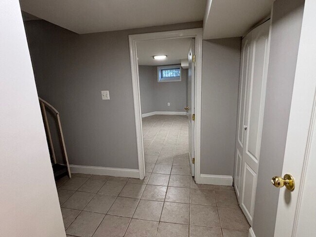 Building Photo - 2831 11th St NW