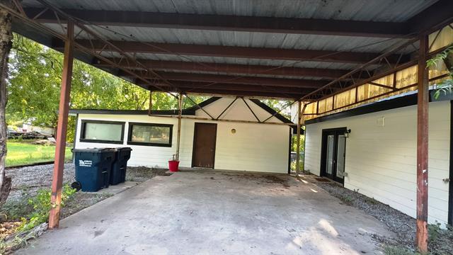 Building Photo - 323 E Grand Ave