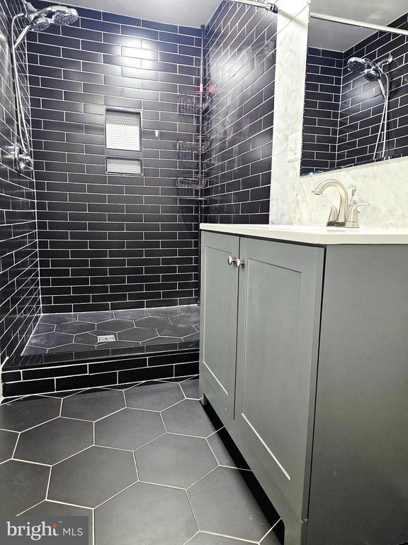 Building Photo - 2919 Seminole Rd