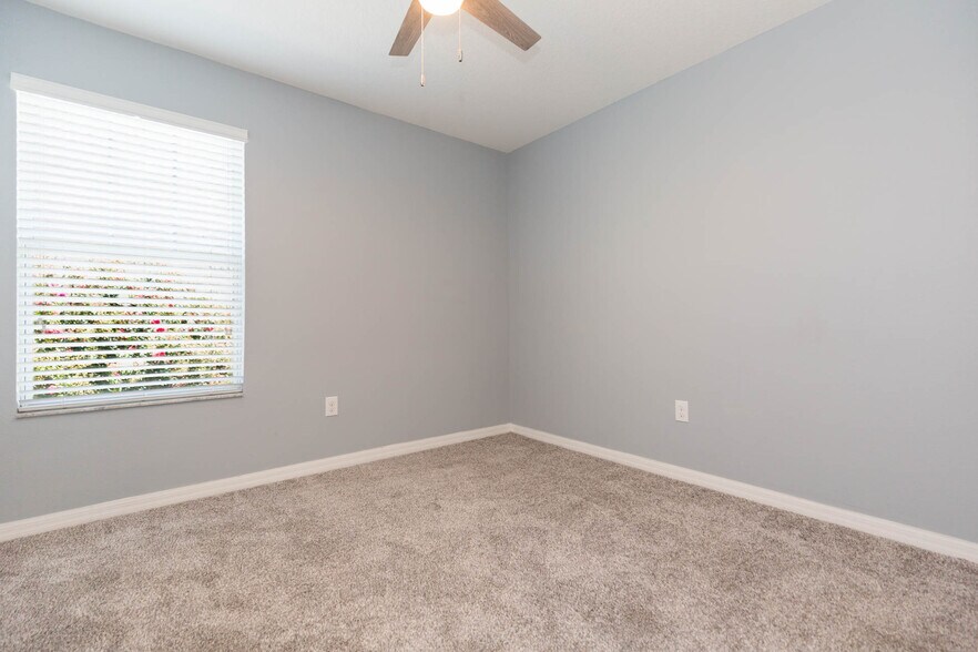 Building Photo - 15939 Fishhawk View Dr