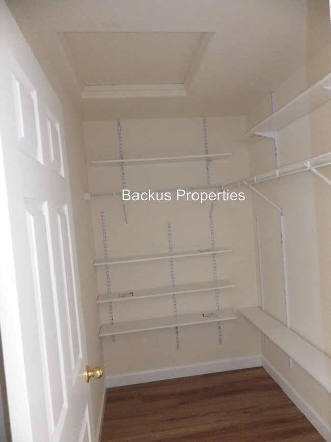 Building Photo - Wonderful Four beddroom home on Chamise Dr...