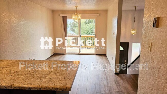 Building Photo - 4629 Beach Dr E