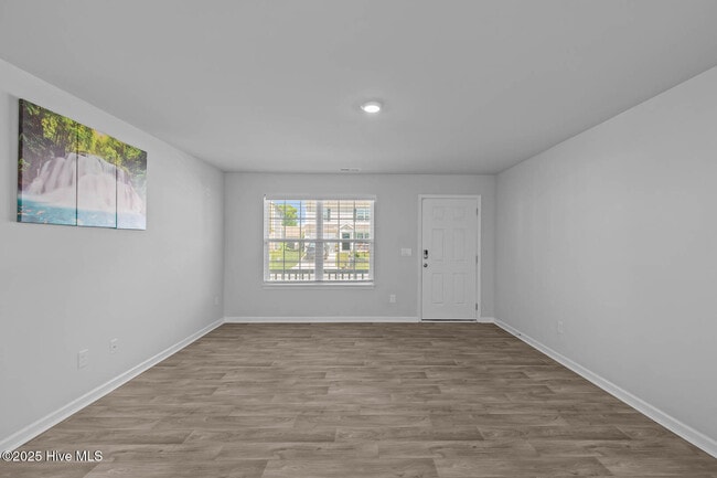 Building Photo - 200 Walton Dr