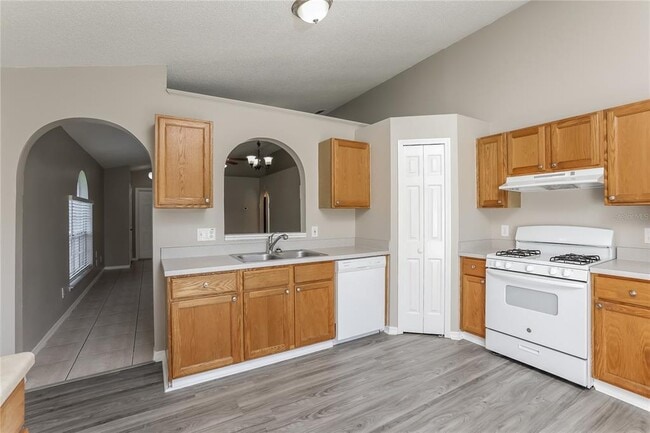 Building Photo - 8757 Claiborne Ct