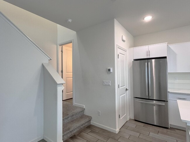 Building Photo - 537 Farmhouse Ln
