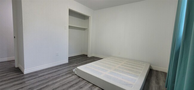 Building Photo - 13810 Overbrook Ln