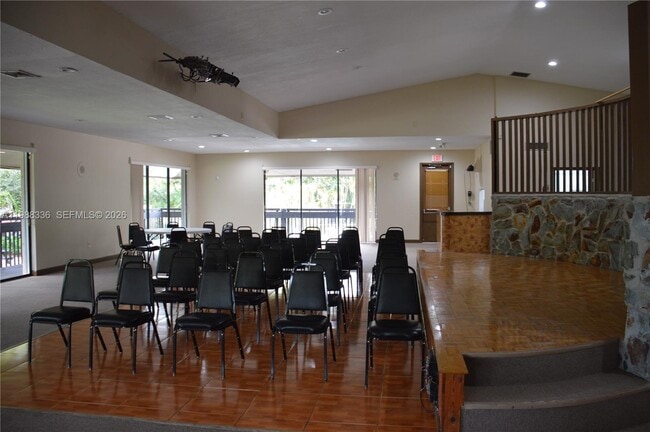 Building Photo - 461 Ives Dairy Rd