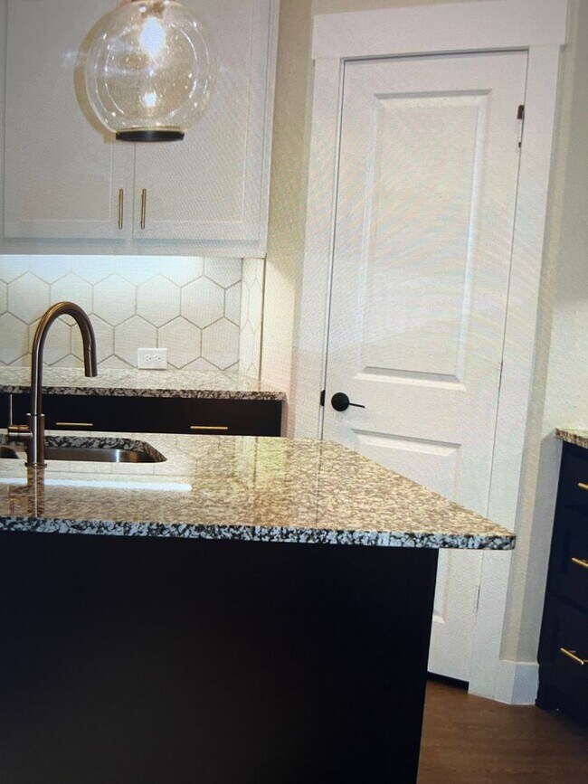 Building Photo - MOVE IN SPECIAL $500 OFF 1ST FULL MONTHS RENT!!! Mira Lagos Villas is an Up and Coming, 55+ activ...