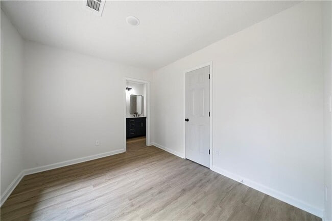 Building Photo - 374 Leisure Ct