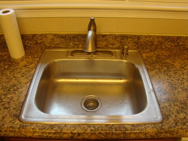 Building Photo - 528 Walden Circle