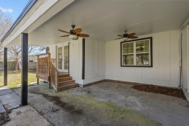 Building Photo - 1132 18th Ave N