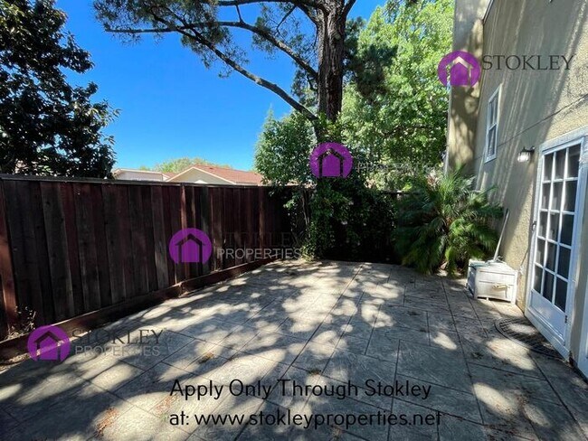 Building Photo - 249 Kingston Way