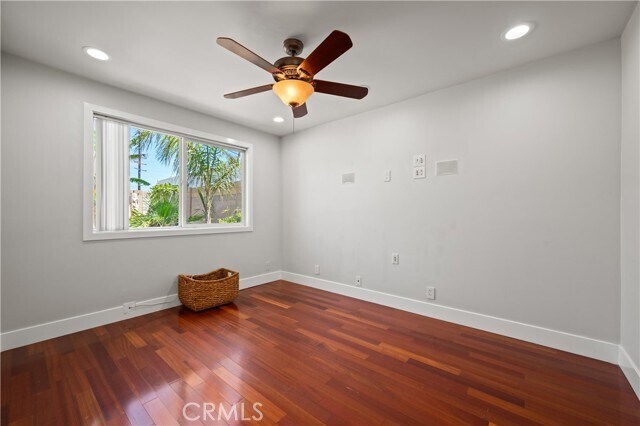 Building Photo - 9462 Pier Dr
