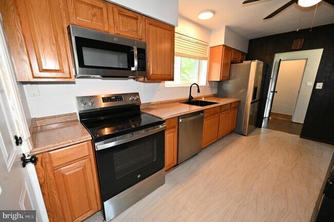 Building Photo - 2509 Eliot Pl