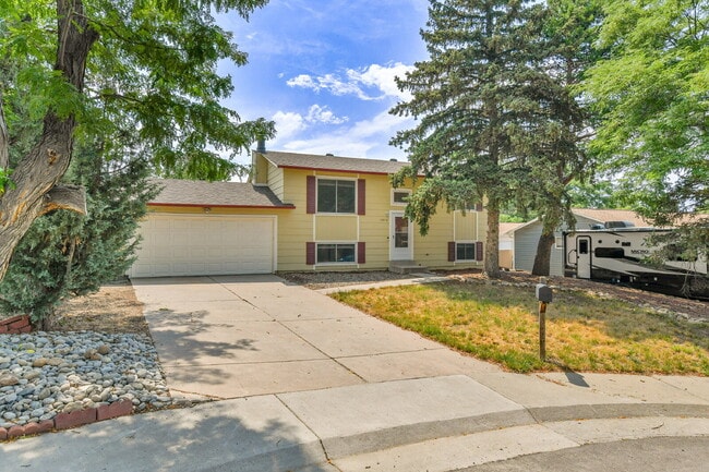 Building Photo - $2,995 - 4 Bed, 2 Bath Home in Aurora with...