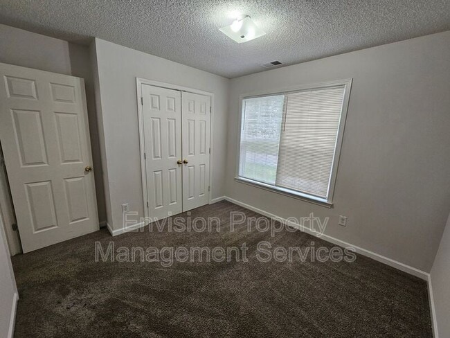 Building Photo - 10996 Knotty Pine Pl