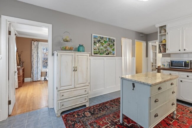 Building Photo - Classic 4BR Colonial with Porch, Gardens & Garage Near Downtown South Portland