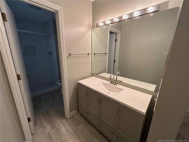 Building Photo - 8043 Canterbury Cir