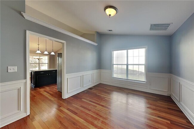 Building Photo - 1012 Fairmont Park Dr