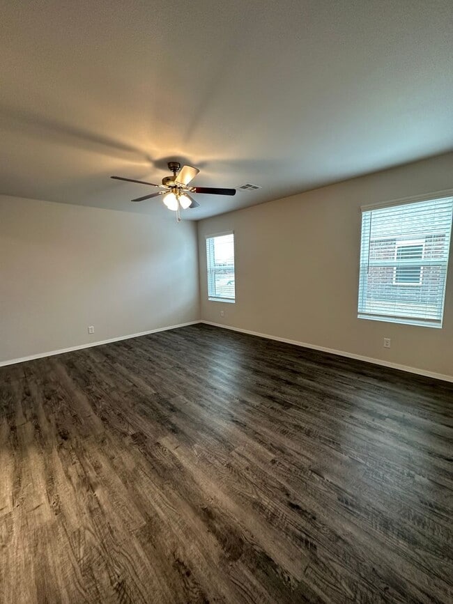 Building Photo - *Pre-leasing* Three Bedroom | Two Bath Hom...