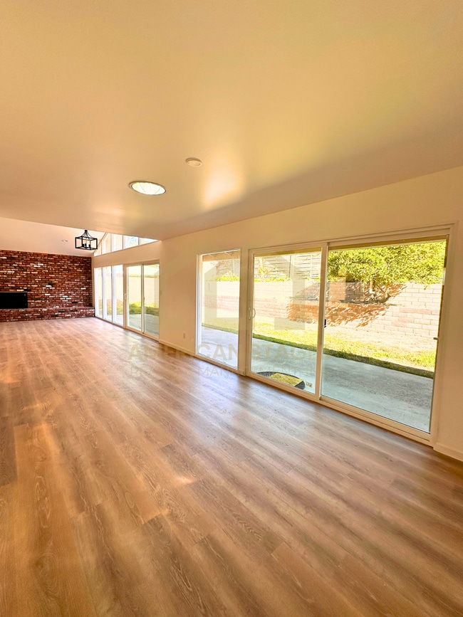 Building Photo - 1012 N H St