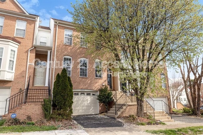 Primary Photo - 21217 Millwood Square