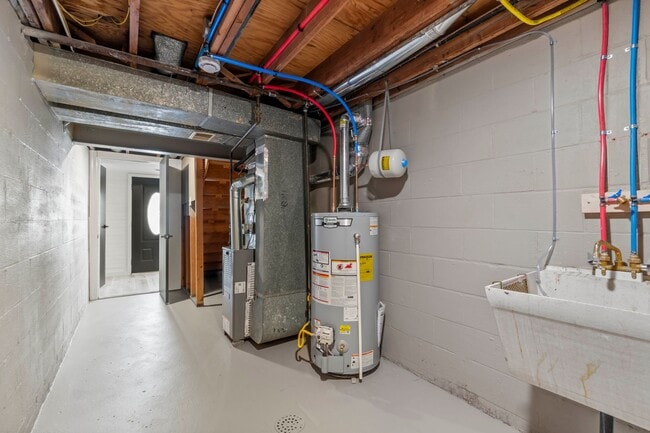 Building Photo - AVAILABLE NOW!! Fully RENOVATED 3 bedroom TOWNHOME in WEST MIFFLIN! COME CHECK IT OUT!