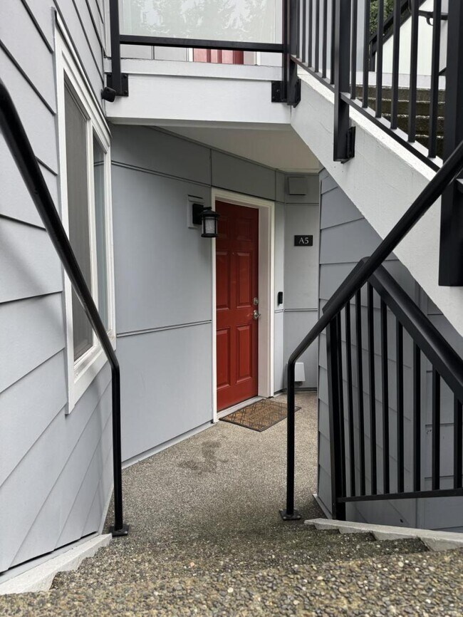 Primary Photo - 1 bedroom in Edmonds WA 98026