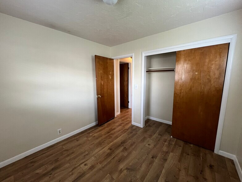 Building Photo - 412 NW F St