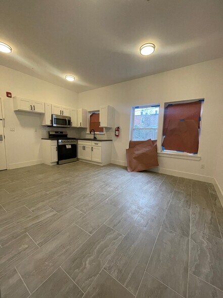 Building Photo - 664 Ocean Ave