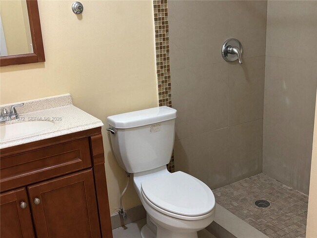 Building Photo - 3610 SW 112th Ave