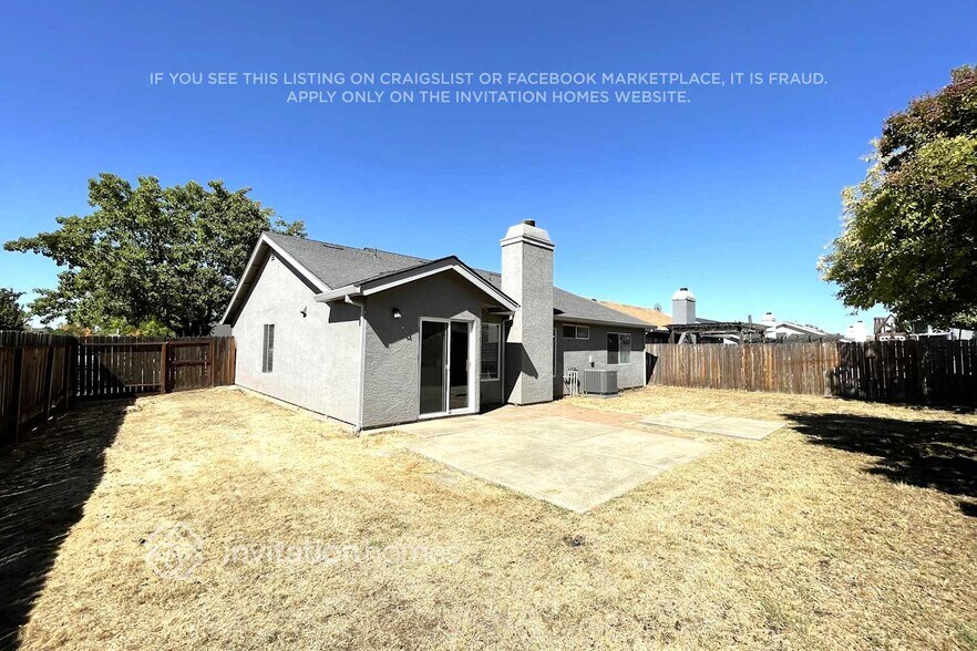 Building Photo - 8600 Luciano Ct