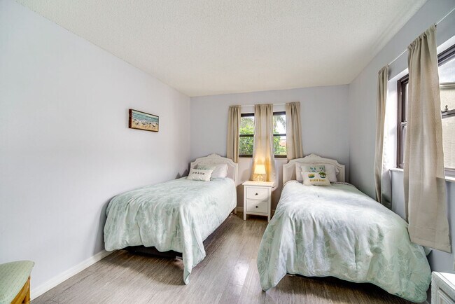 Building Photo - 301 Markley Ct