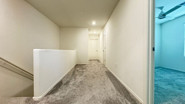 Building Photo - North Central (Mountain and Prince)  2 story, 3 bed, 2.5 bath home with 2 car garage!