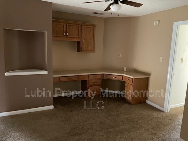 Building Photo - 5474 Hidden Meadows Dr