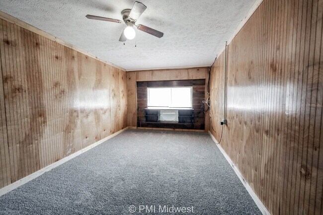 Building Photo - 3926 Malibu Dr