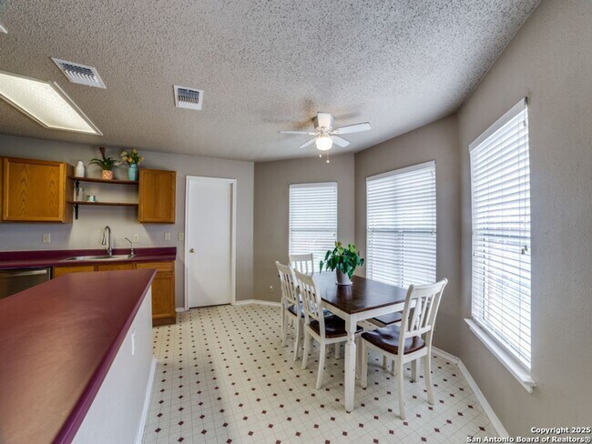 Building Photo - 3 Bedroom/2.5 Bath Northwest Crossing Subd...