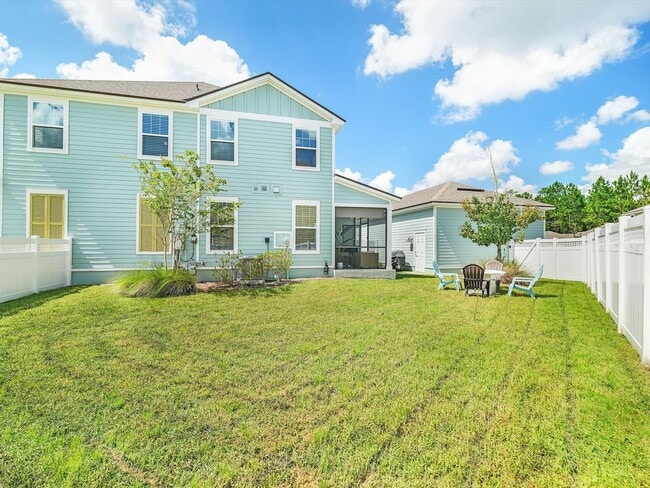 Building Photo - Resort-Style Living in a Spacious 4-Bedroo...