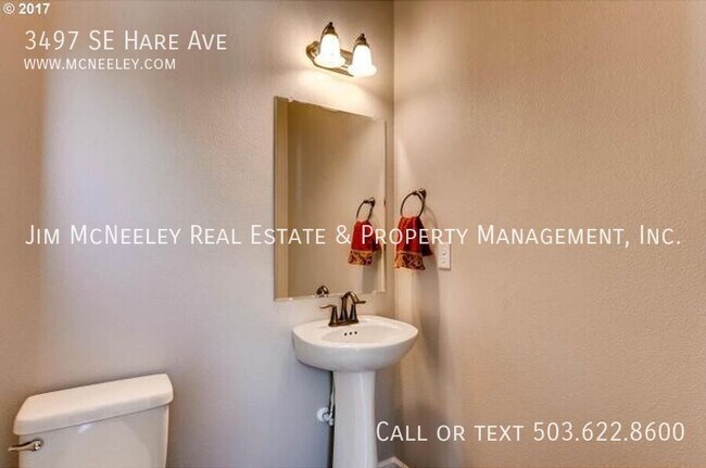 Building Photo - 3497 SE Hare Ave