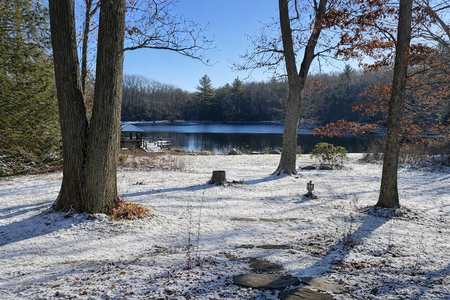 Building Photo - 45 Hoppen Rd