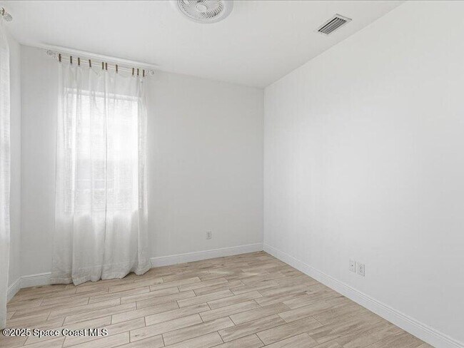 Building Photo - 7921 Mocan Ct