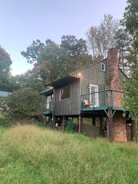 Building Photo - 288 Logan Rd