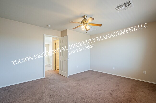 Building Photo - 6012 S Meadow Breeze Dr