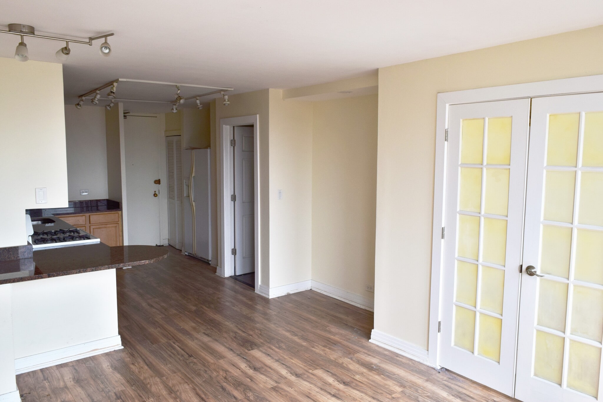 Building Photo - 444 W Fullerton Pky