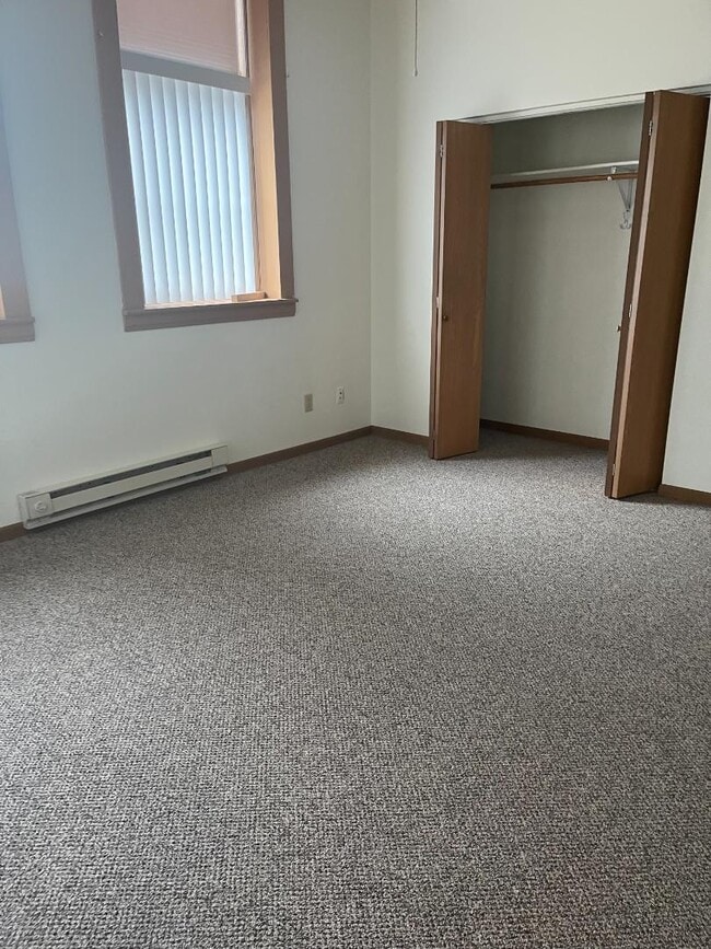 Building Photo - Heritage House Apartments